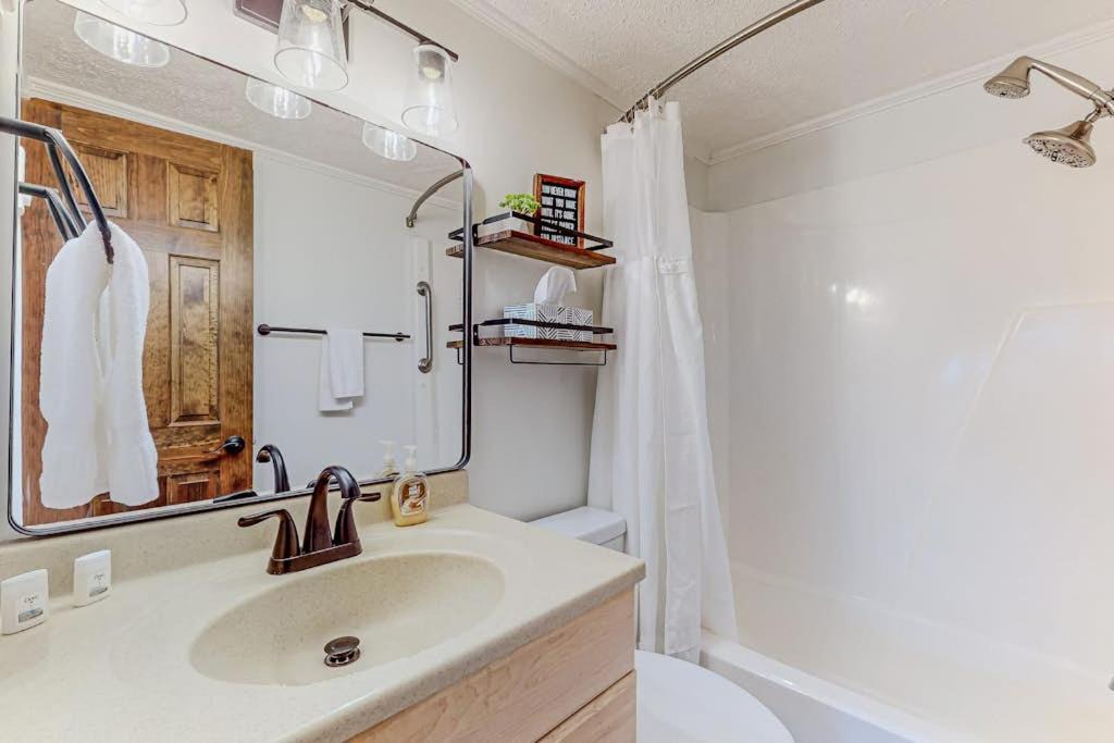 Photo of Bathroom in Beech Mountain