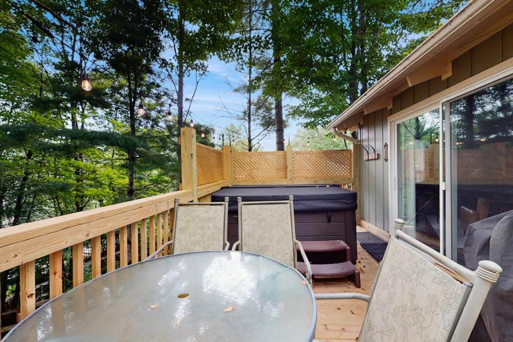 Photo of Patio Balcony in Beech Mountain