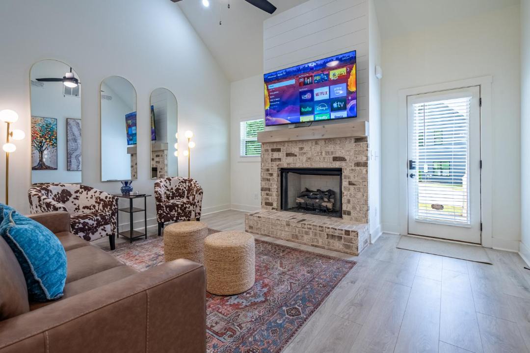 Photo of Livingroom in Emerson