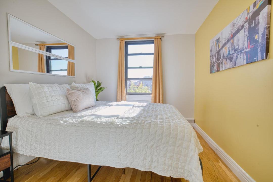 Photo of Bedroom in Ditmas Park