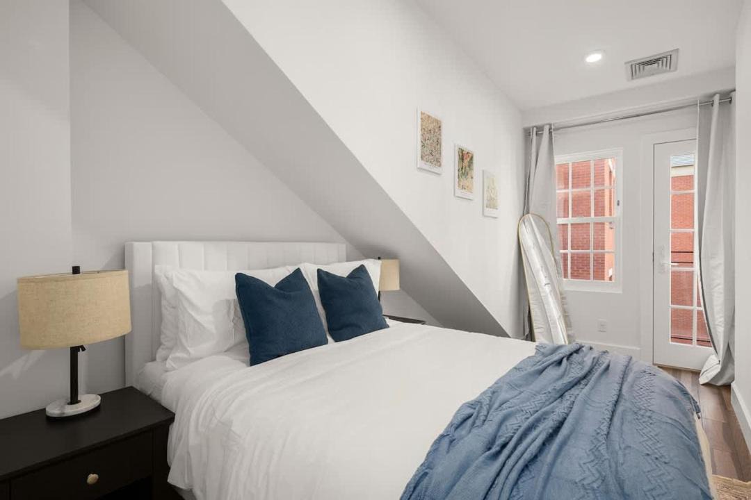 Photo of Bedroom in Financial District