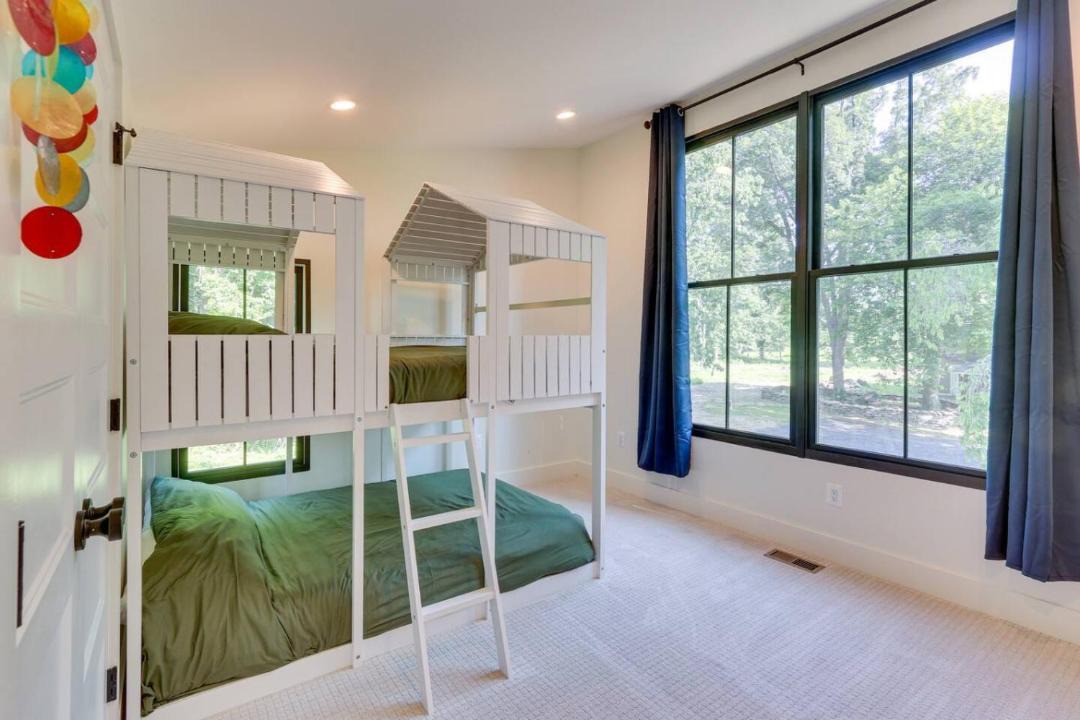 Photo of Bedroom in Bluemont