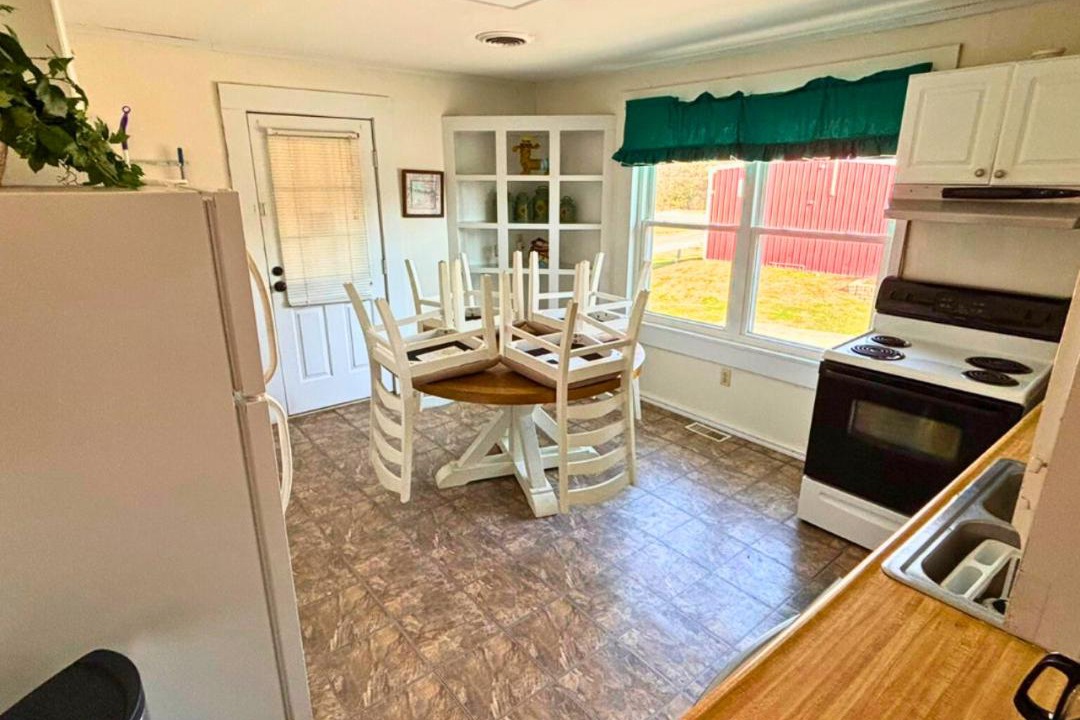Photo of Kitchen in Cave Spring