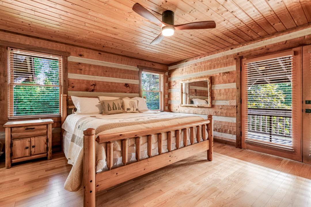 Photo of Bedroom in Kodak