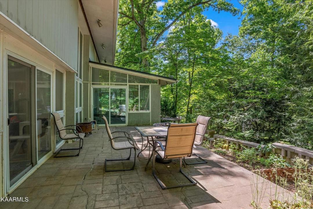 Photo of Patio Balcony in Ashley Oaks