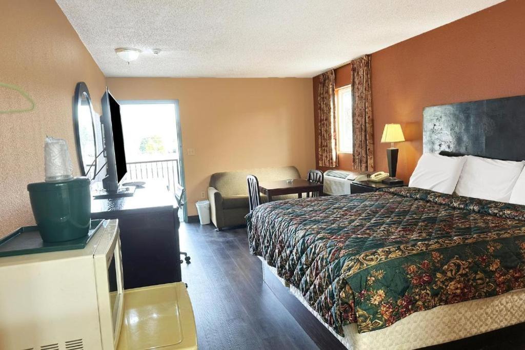 Photo of Bedroom in Mount Berry