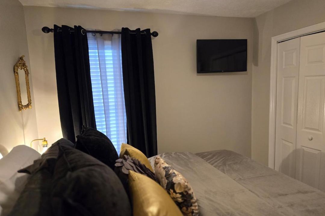 Photo of Bedroom in Murraysville