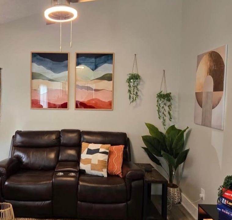 Photo of Livingroom in Murraysville