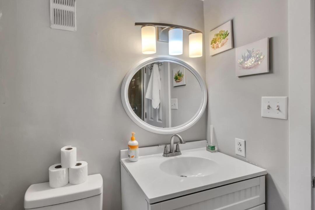 Photo of Bathroom in Bynum