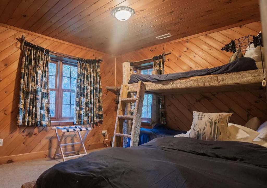 Photo of Bedroom in Sugar Grove