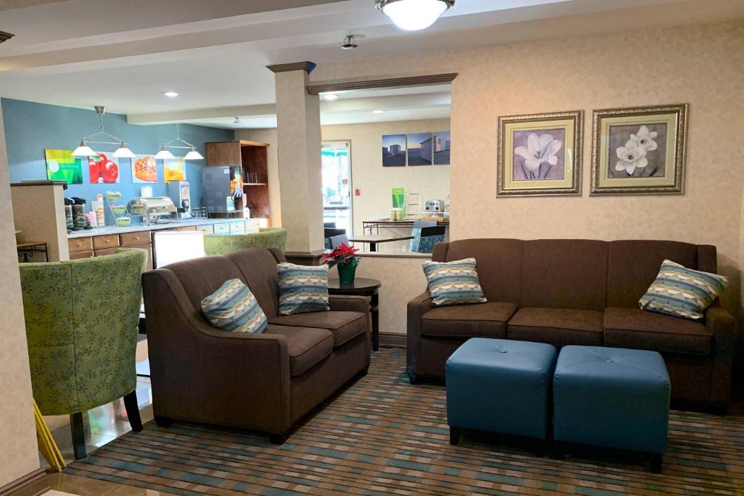 Photo of Livingroom in Leisure Village West-Pine Lake Park