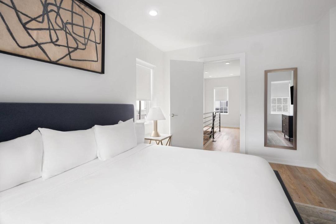 Photo of Bedroom in Navy Yard