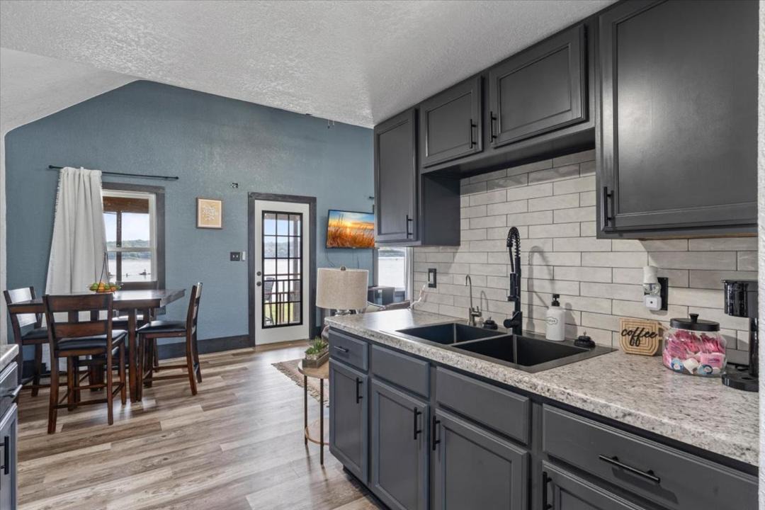 Photo of Kitchen in Lynn Center