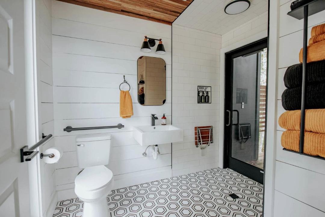 Photo of Bathroom in Rising Fawn