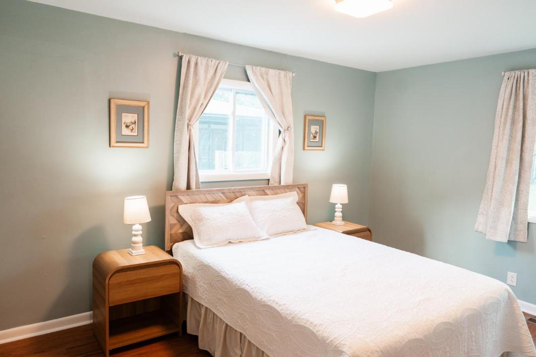 Photo of Bedroom in Cedar Bluff