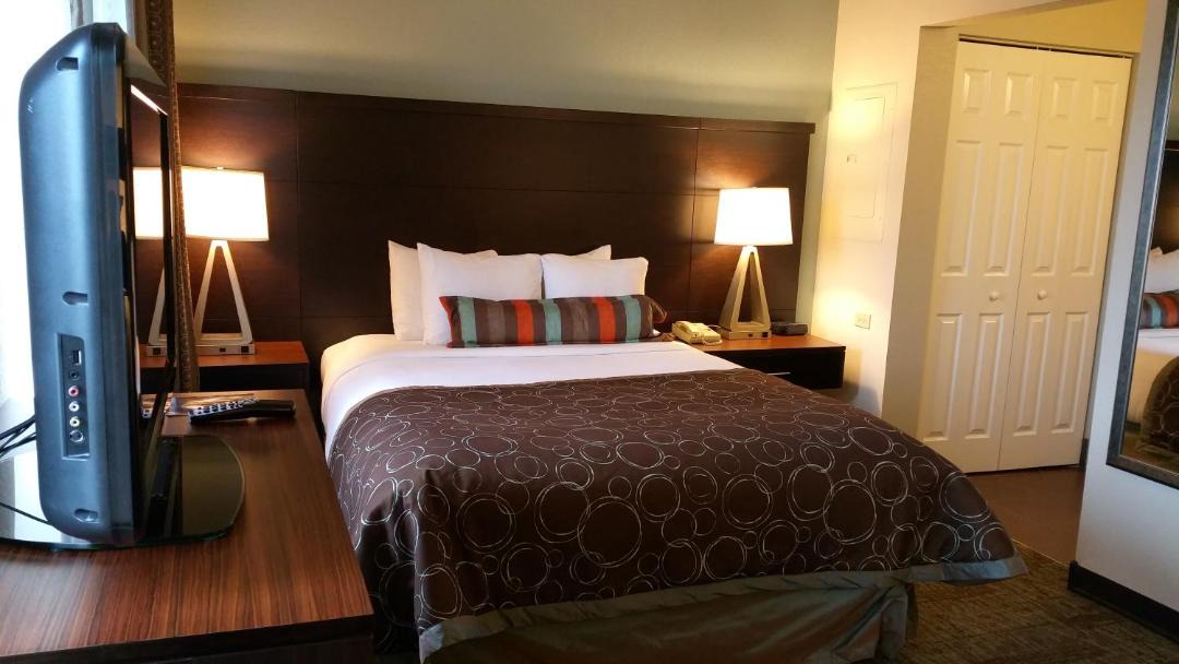 Photo of Bedroom in Oakbrook Terrace