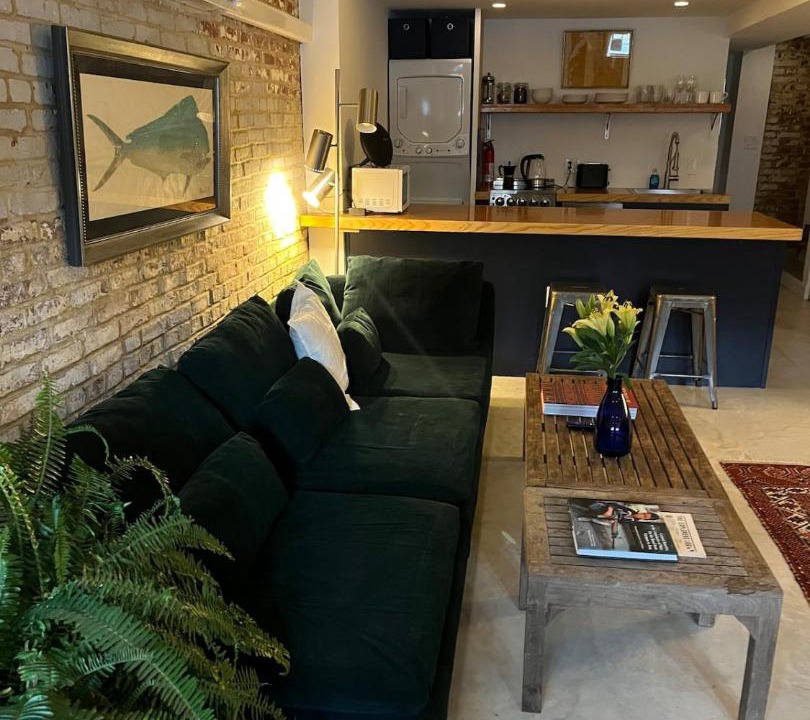 Photo of Livingroom in Truxton Circle