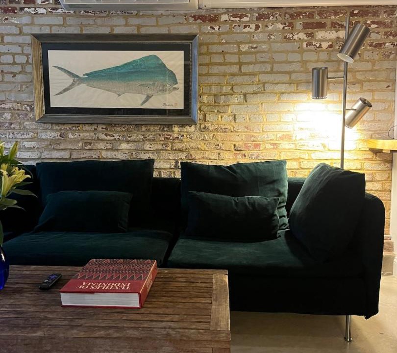 Photo of Livingroom in Truxton Circle