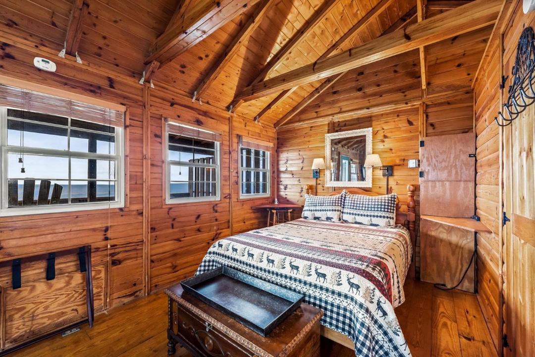 Photo of Bedroom in Valley Head