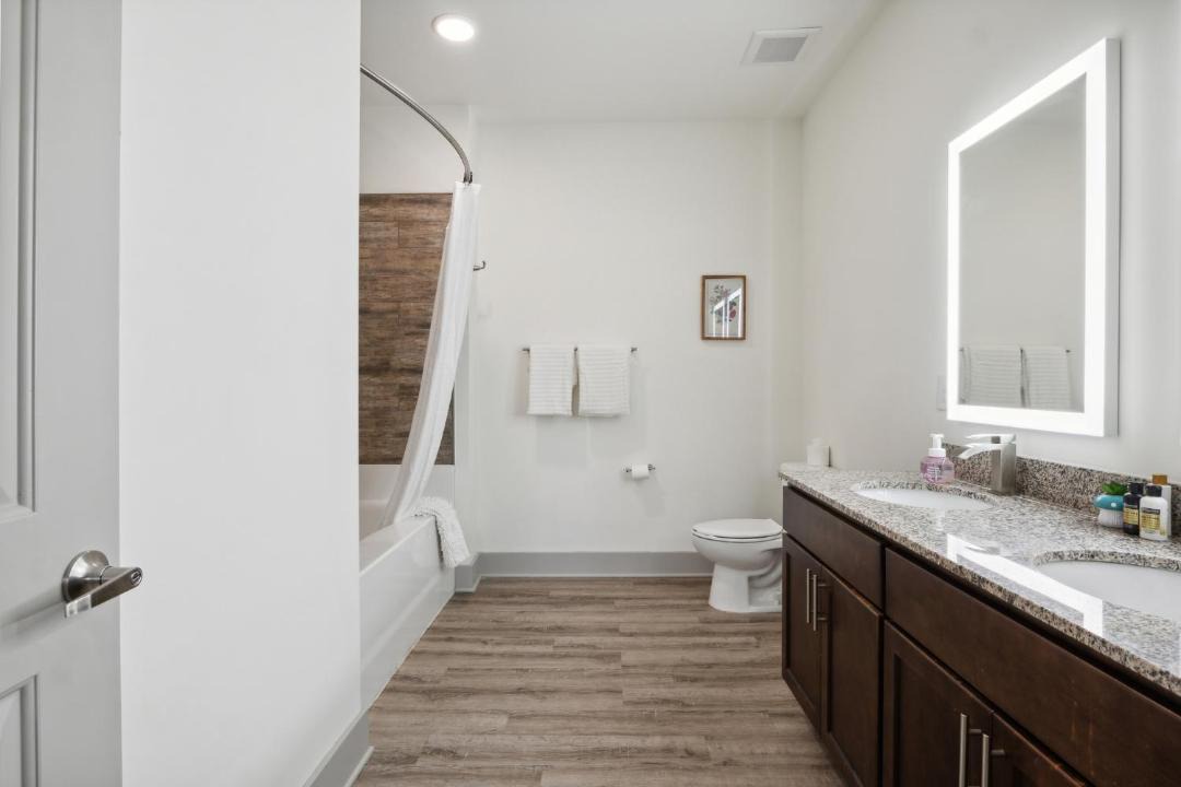 Photo of Bathroom in Farragut