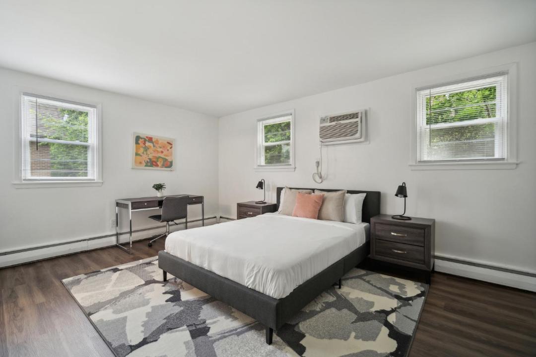 Photo of Bedroom in Newark