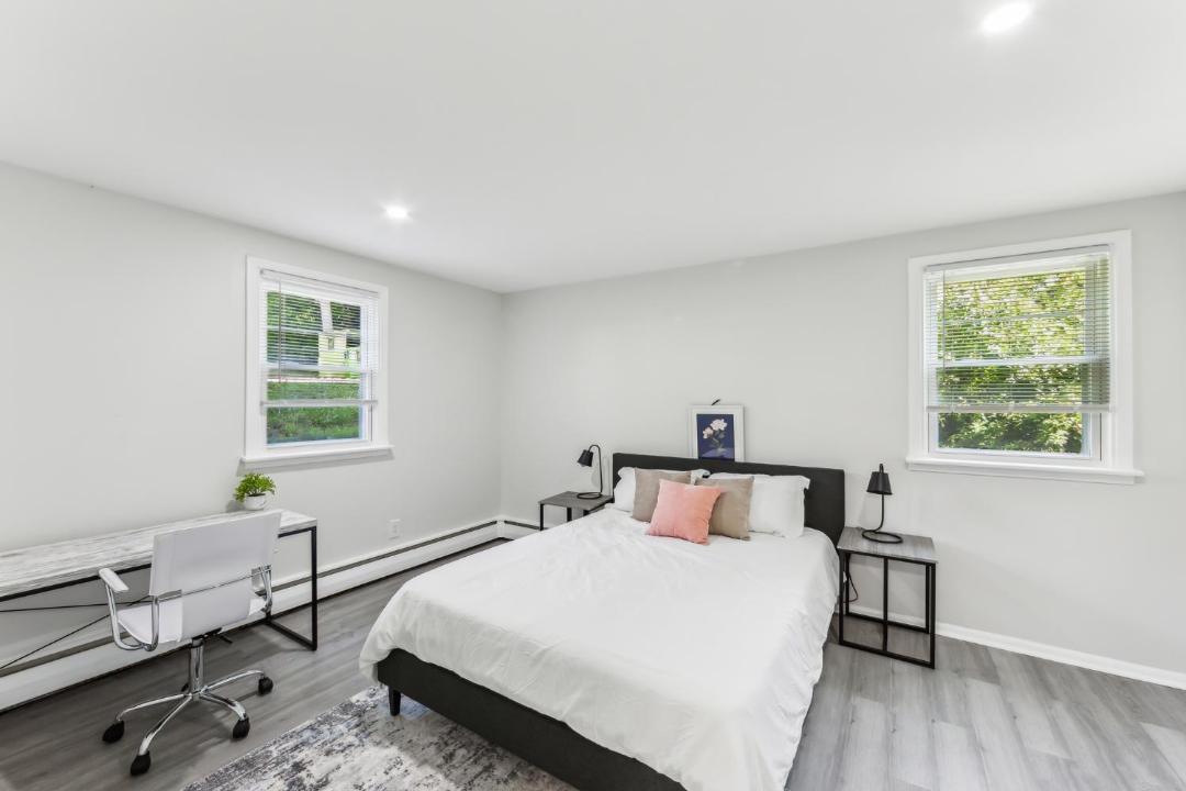 Photo of Bedroom in Newark