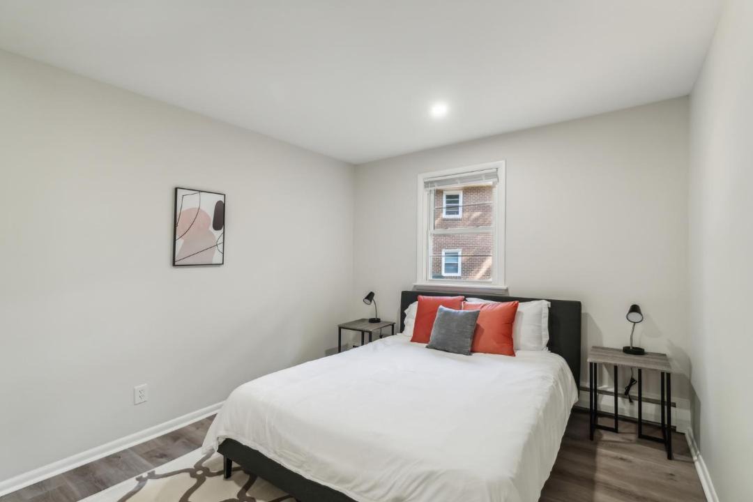 Photo of Bedroom in Newark
