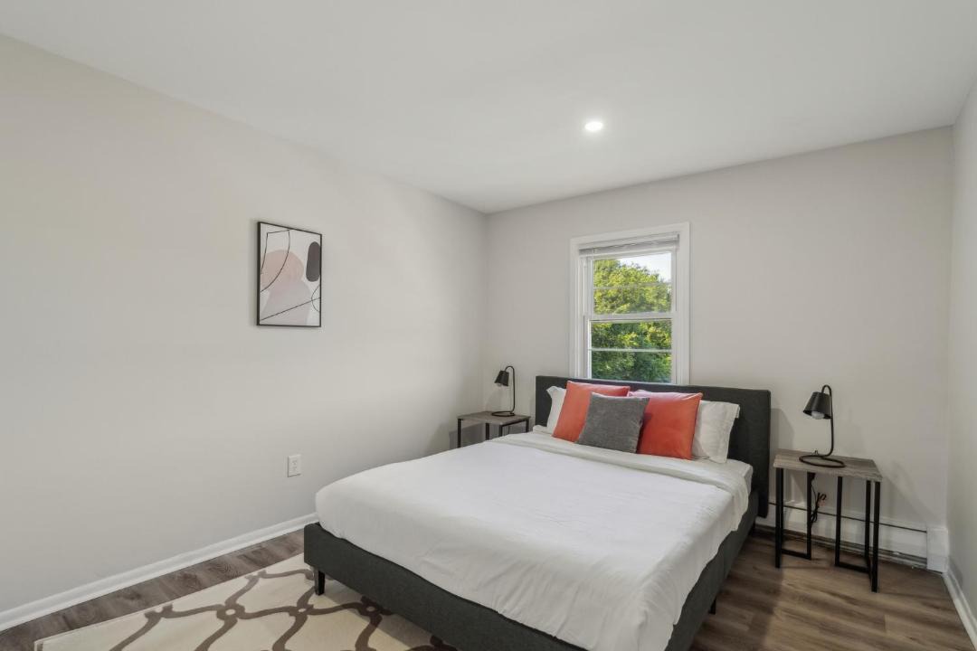Photo of Bedroom in Newark