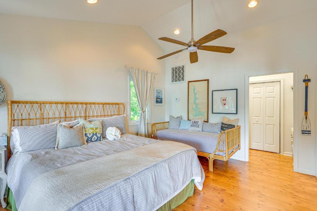 Photo of Bedroom in Logan