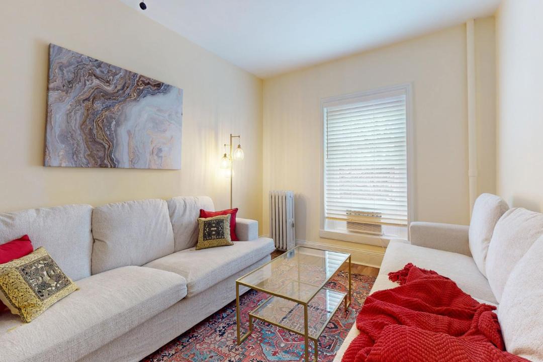 Photo of Livingroom in Downtown