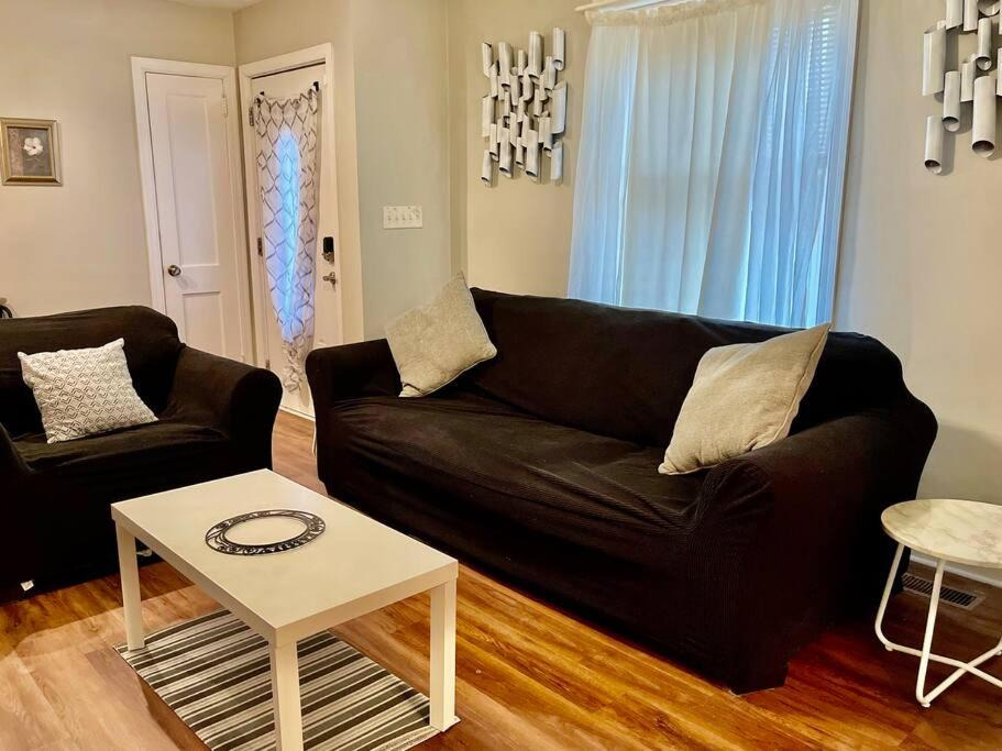 Photo of Livingroom in Elizabeth City