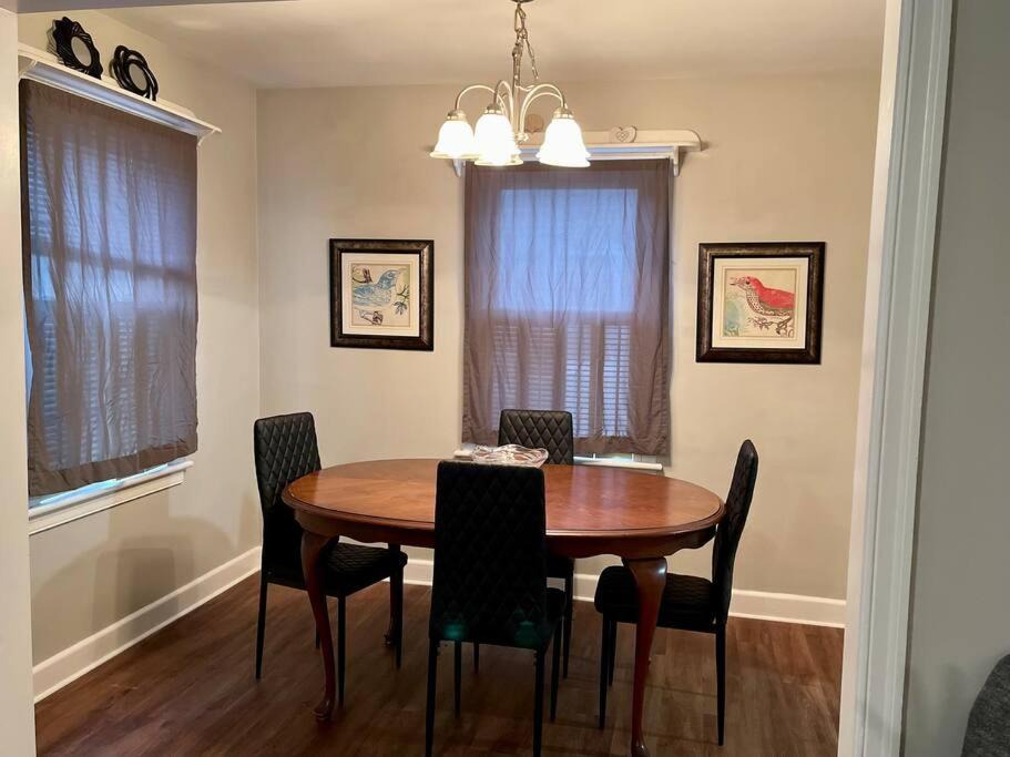 Photo of Livingroom in Elizabeth City