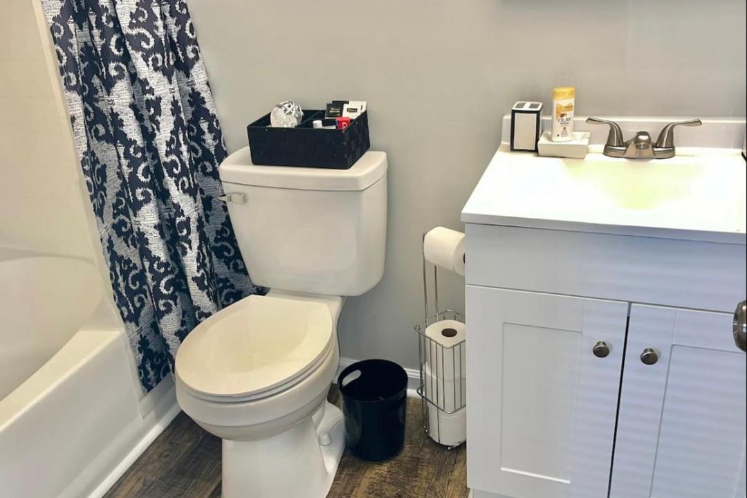Photo of Bathroom in Huntcliff