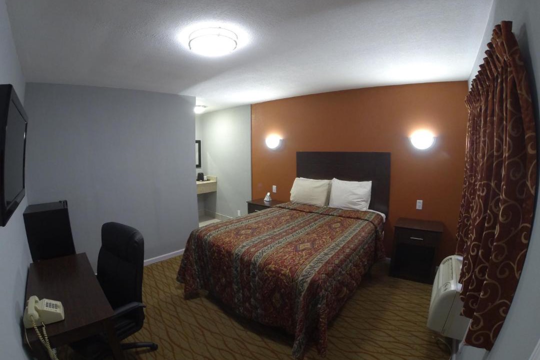 Photo of Bedroom in Des Moines