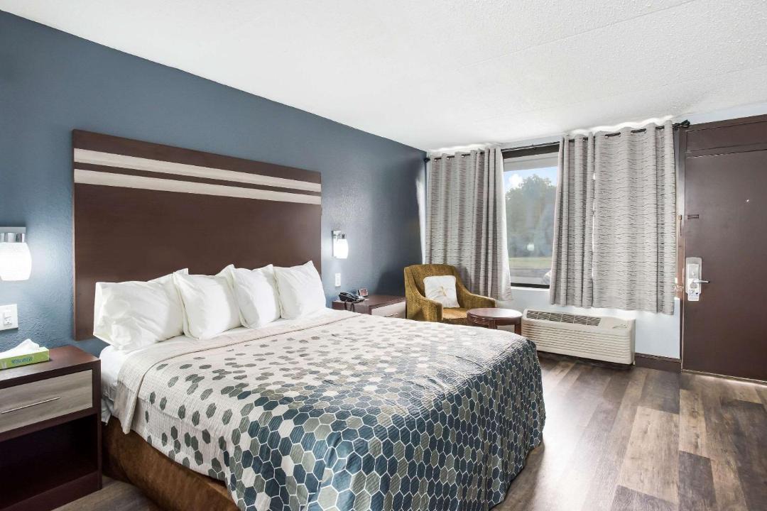 Photo of Bedroom in Winslow