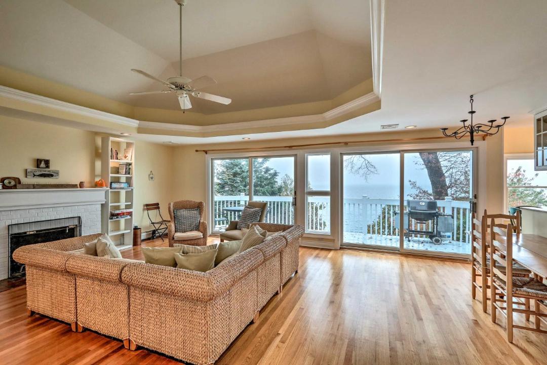 Photo of Livingroom in Atlantic Highlands