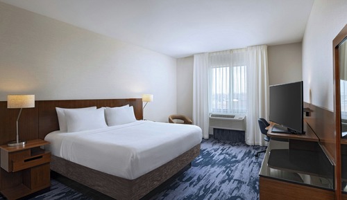 Room, 1 King Bed, Hearing Accessible (Roll-in Shower)