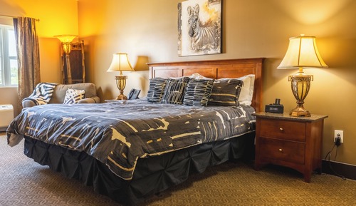 Signature Suite, 1 King Bed with Sofa bed