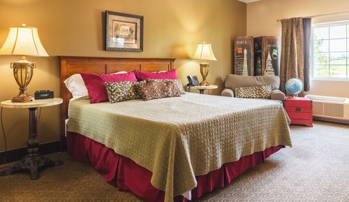 Signature Suite, 1 King Bed with Sofa bed