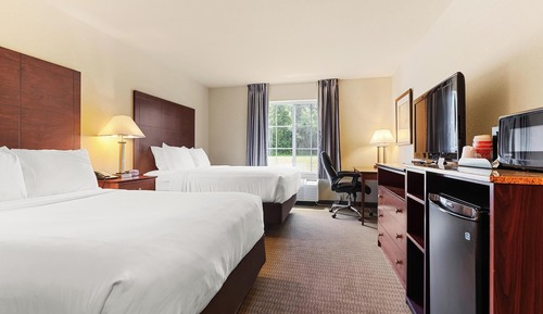 Room, Two Queen Beds, Accessible Roll in Shower, Non Smoking