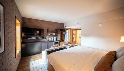 Premier Room