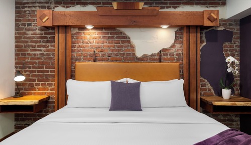 Standard Room, 1 King Bed
