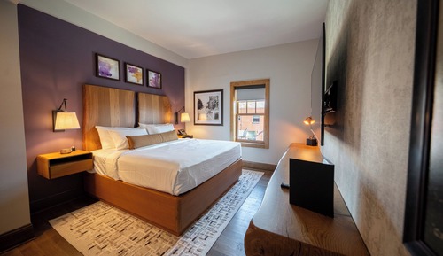 Premier Room