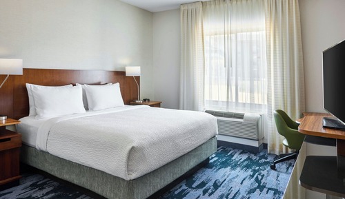Room, 1 King Bed (Mobility Accessible, Tub)