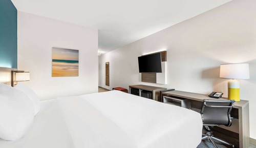 Suite, 1 King Bed with Sofa bed, Accessible, Non Smoking