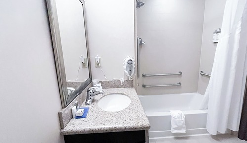 Suite, 2 Queen Beds, Accessible (Communications)