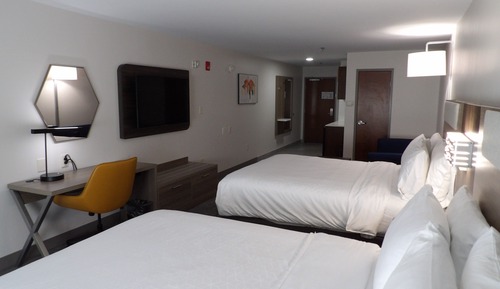 Suite, 2 Queen Beds, Accessible (Comm)
