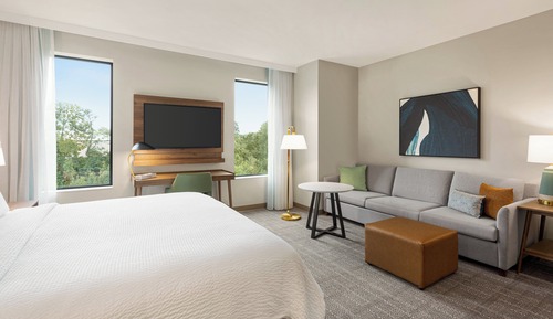 Studio Suite, 1 King Bed, Accessible Bathtub, Kitchen