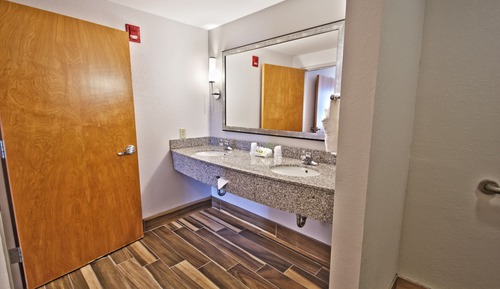 Standard Room, 2 Queen Beds (Bath Shower Combo)