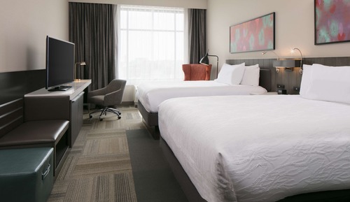 Room, 2 Queen Beds, Accessible, Bathtub
